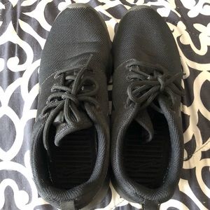 Black Nike Rosche